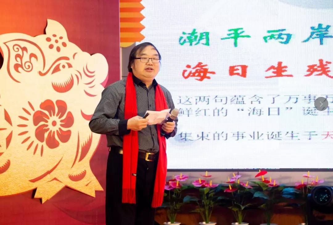 中國建筑金屬結(jié)構(gòu)協(xié)會(huì)專家委員會(huì)副主任、中國建筑設(shè)計(jì)集團(tuán)教授張躍峰 